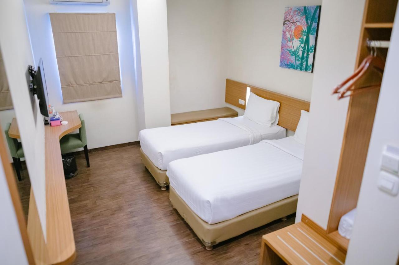 Biz Hotel City Center Ambon Exterior foto
